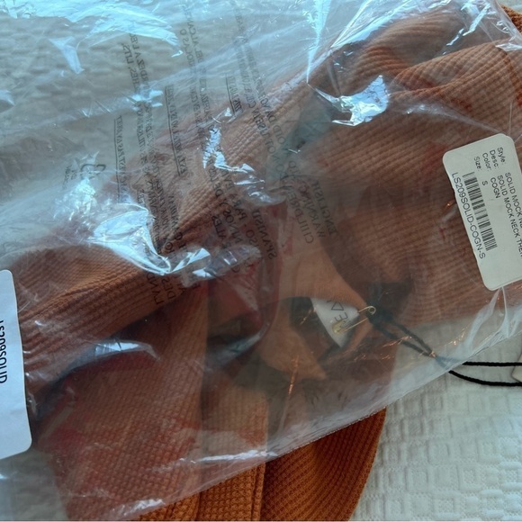 DAYDREAMER Cognac Mock Neck Thermal - Picture 12 of 13